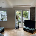 Moderne, Ruhige , Ideal Zum Abschalten Apartment *