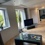 Moderne, Ruhige , Ideal Zum Abschalten Apartment Hadamar