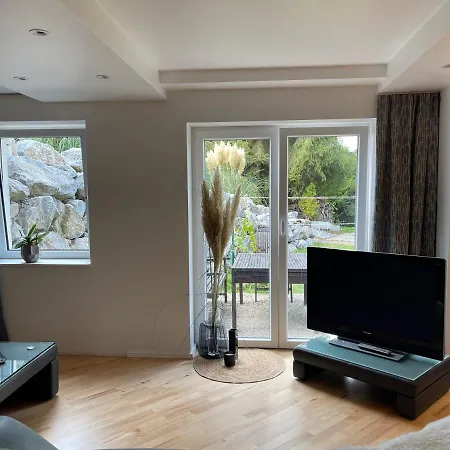 Moderne, Ruhige , Ideal Zum Abschalten Apartment *