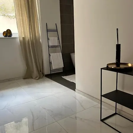 Moderne, Ruhige , Ideal Zum Abschalten Apartman Hadamar