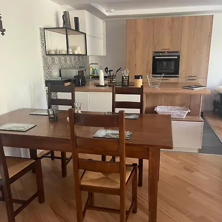 Moderne, Ruhige , Ideal Zum Abschalten