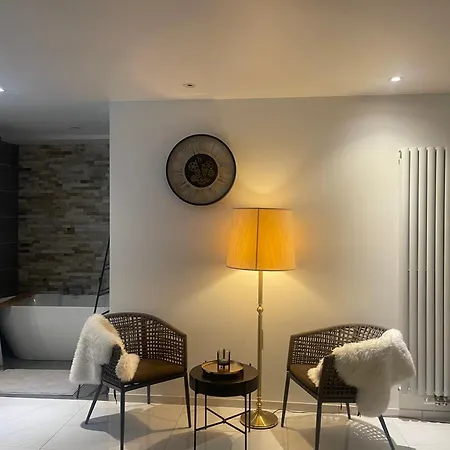 Moderne, Ruhige , Ideal Zum Abschalten
