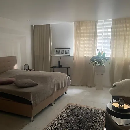 Moderne, Ruhige , Ideal Zum Abschalten Hadamar